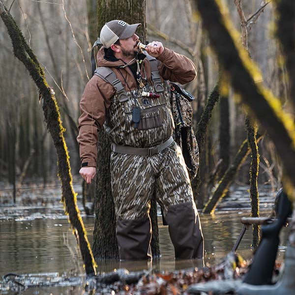 Load image into Gallery viewer, Gator Waders Mens Mossy Oak Original Bottomland Shield Insulated Waders
