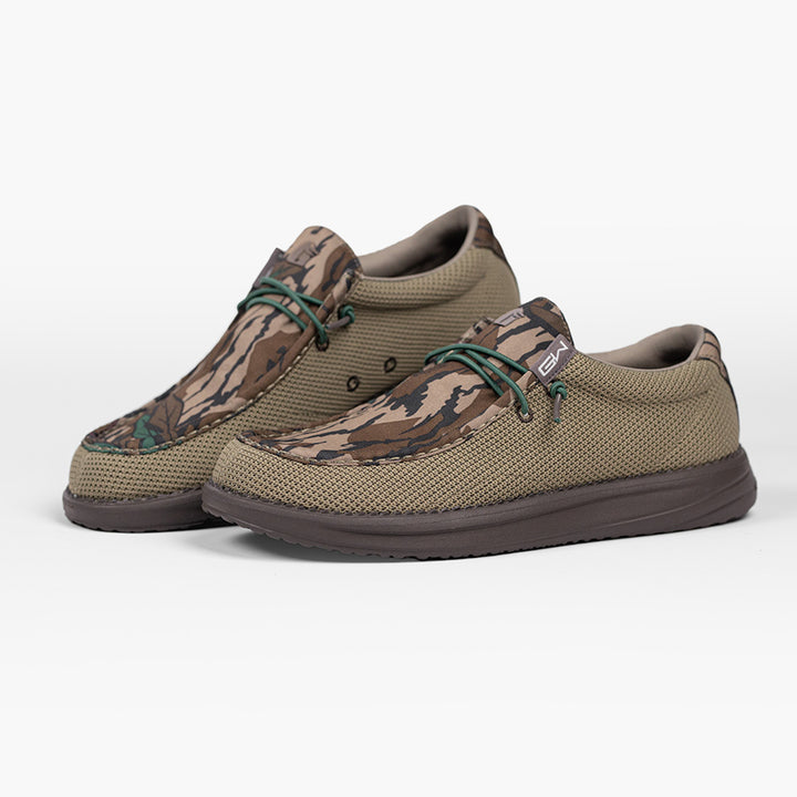Load image into Gallery viewer, Gator Waders Mens Mossy Oak Greenleaf Camp Shoes
