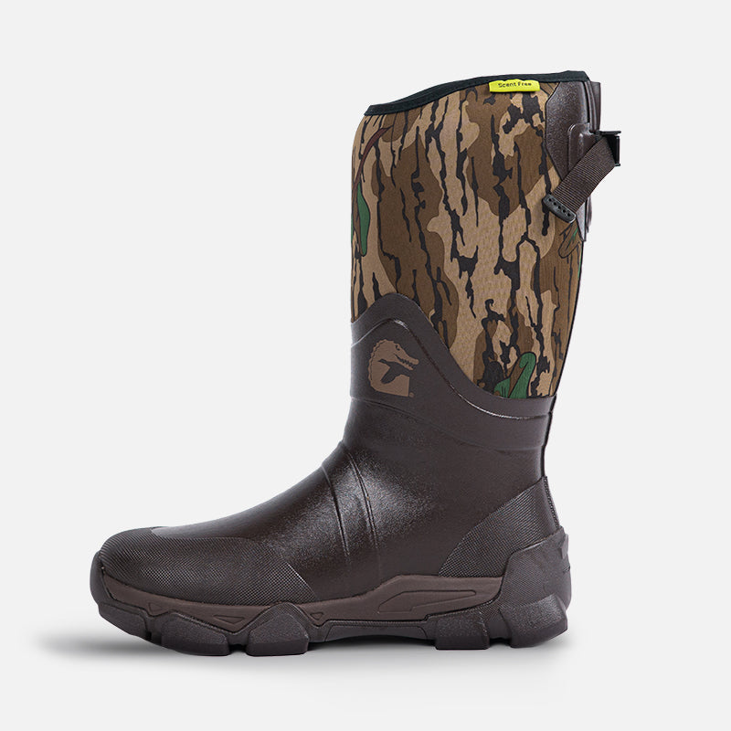 Load image into Gallery viewer, Gator Waders Mens Mossy Oak Greenleaf Omega Flow Boots
